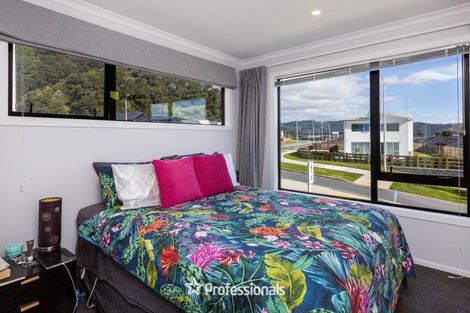 Photo of property in 2 Dahl Drive, Wallaceville, Upper Hutt, 5018