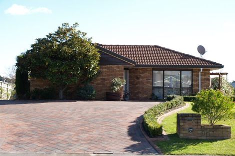 Photo of property in 90 Frank Nobilo Drive, Golflands, Auckland, 2013