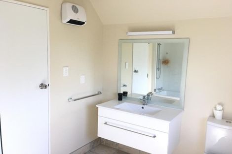 Photo of property in 33b Lochee Road, Upper Riccarton, Christchurch, 8041