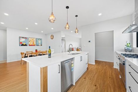 Photo of property in 2 Gemscott Crescent, Huapai, Kumeu, 0810