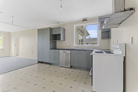 Photo of property in 44 Egmont Road, Waiwhakaiho, New Plymouth, 4312
