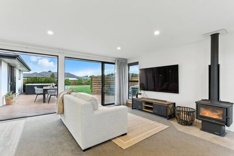 Photo of property in 33 Silver Peaks Drive, West Melton, 7618