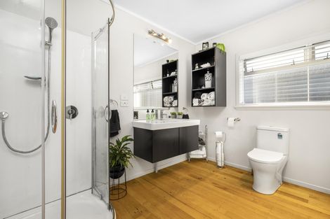 Photo of property in 5 Freshney Place, Hillpark, Auckland, 2102