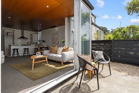 Photo of property in 12/3 Severn Street, Island Bay, Wellington, 6023