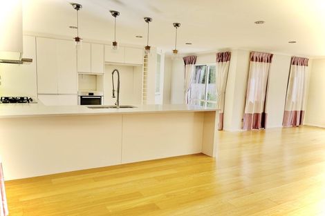 Photo of property in 66a Hutchinsons Road, Bucklands Beach, Auckland, 2014