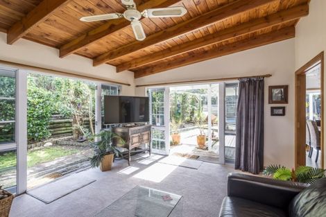 Photo of property in 21 Puriri Road, Waikanae, 5036