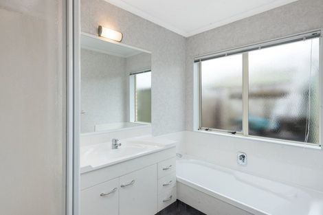 Photo of property in 17 Crichton Terrace, Mount Maunganui, 3116