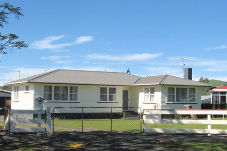 Photo of property in 14 Ropata Street, Kaiti, Gisborne, 4010
