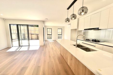 Photo of property in 20b Clovelly Road, Bucklands Beach, Auckland, 2012