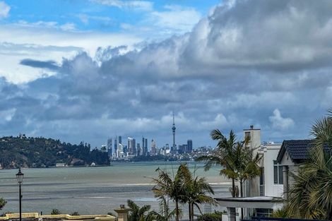 Photo of property in 5 Courtneys, West Harbour, Auckland, 0618