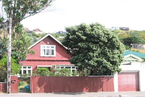Photo of property in 108 Derwent Street, Island Bay, Wellington, 6023