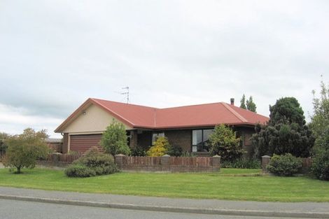 Photo of property in 35 Kowhai Avenue, Rangiora, 7400