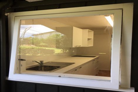 Photo of property in 4 Gerwyn Place, Pakuranga Heights, Auckland, 2010