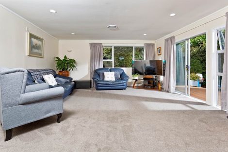 Photo of property in 95 Weatherly Road, Torbay, Auckland, 0630