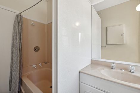 Photo of property in 1/5 Argyle Terrace, Milford, Auckland, 0620