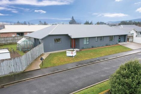 Photo of property in 1 White Hart Lane, Mosgiel, 9024