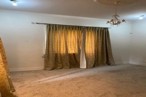 Photo of property in 33 Glencoe Road, Browns Bay, Auckland, 0630