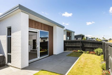 Photo of property in 16 Glen Rosa Lane, Broomfield, Christchurch, 8042