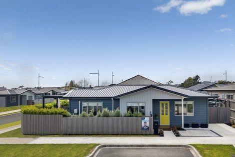 Photo of property in 30 Whareatua Avenue, Takanini, 2112