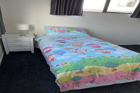 Photo of property in 10 Han Court, Glen Eden, Auckland, 0602