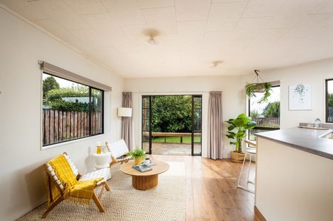 Photo of property in 42 Heta Road, Highlands Park, New Plymouth, 4312