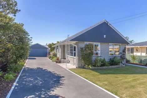 Photo of property in 67 Farquhars Road, Redwood, Christchurch, 8051