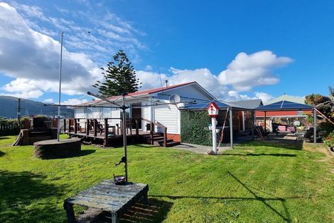Photo of property in 36 Reid Street, Blaketown, Greymouth, 7805