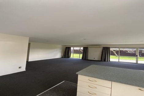 Photo of property in 6 Blue Gum Place, New Brighton, Christchurch, 8083