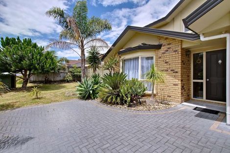Photo of property in 25 Killybegs Drive, Pinehill, Auckland, 0632