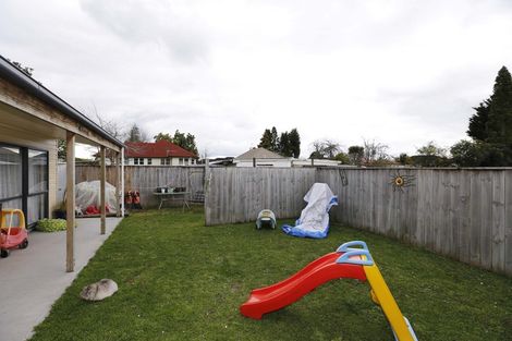 Photo of property in 38a Pine Avenue, Henderson, Auckland, 0612