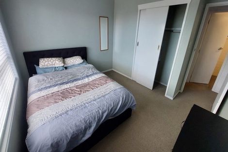 Photo of property in 1/5a Pullum Street, Birkenhead, Auckland, 0626