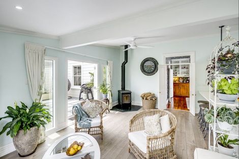 Photo of property in 3 Terrace Lane, Hospital Hill, Napier, 4110