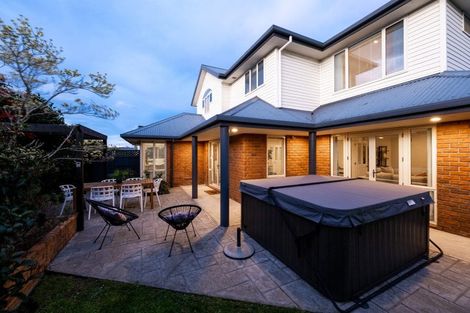 Photo of property in 1 Oaktree Lane, Bishopdale, Christchurch, 8053