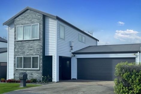 Photo of property in 37 Vinograd Drive, Te Atatu Peninsula, Auckland, 0610
