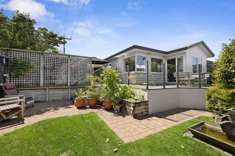 Photo of property in 9a Del Mar Place, Merrilands, New Plymouth, 4312