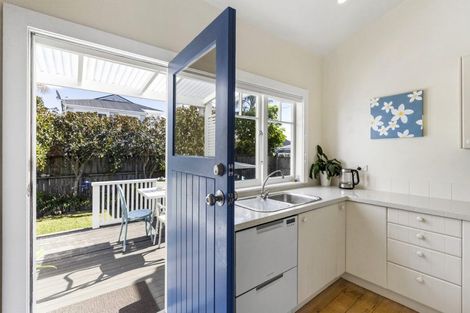 Photo of property in 7 High Street, Devonport, Auckland, 0624