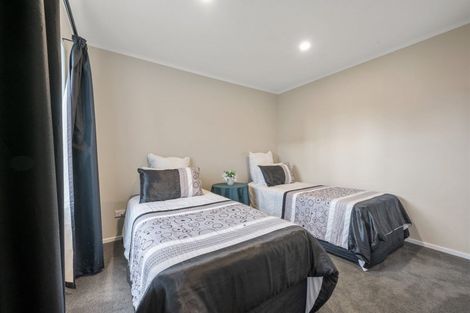 Photo of property in 8 First Avenue, Glenbrook, 2681