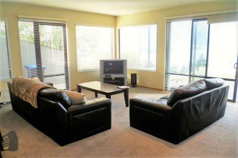 Photo of property in 12 Aspen Grove, Fernhill, Queenstown, 9300