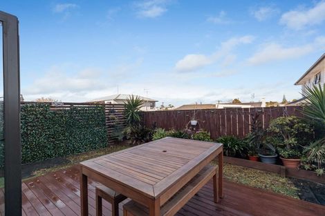 Photo of property in 9 Lovely Lane, Manurewa, Auckland, 2102