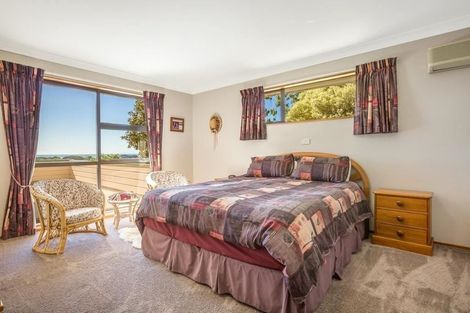 Photo of property in 243 Huia Street, Waikanae, 5391