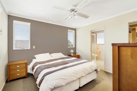 Photo of property in 2/39 Marriott Road, Pakuranga, Auckland, 2010