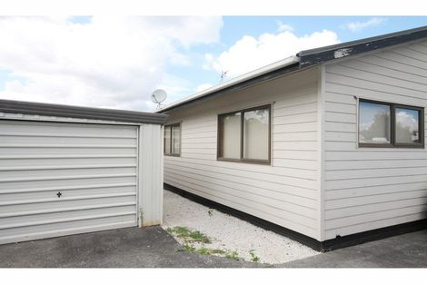 Photo of property in 2/32 Great South Road, Papakura, 2110