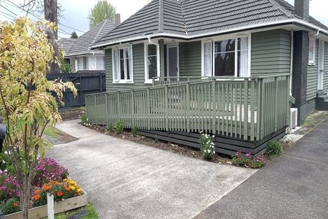 Photo of property in 512 Te Atatu Road, Te Atatu Peninsula, Auckland, 0610