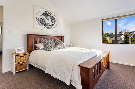 Photo of property in 60 Rhinevale Close, Henderson, Auckland, 0612