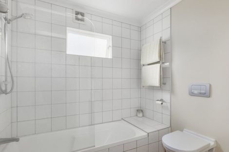 Photo of property in 5 Woodvale Grove, Fairfield, Lower Hutt, 5011