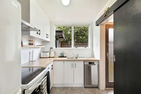 Photo of property in 2/54 Weston Avenue, Roslyn, Palmerston North, 4414