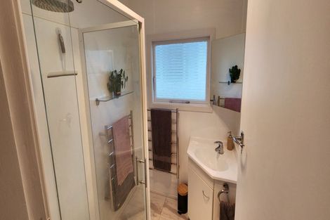 Photo of property in 60 Awanui Street, Merrilands, New Plymouth, 4312