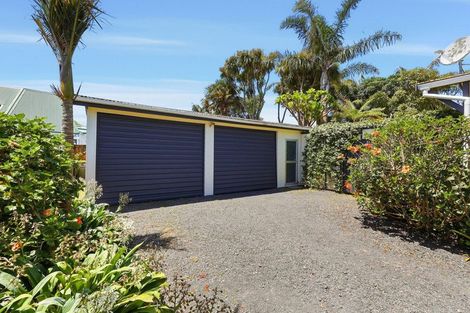 Photo of property in 47 Taihiki Road, Clarks Beach, 2122