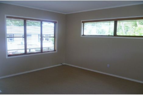 Photo of property in 1/9 Fuchsia Place, Birkdale, Auckland, 0626