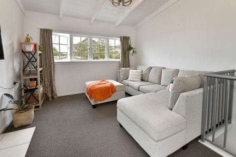 Photo of property in 6 Maori Hut Road, Red Beach, 0932